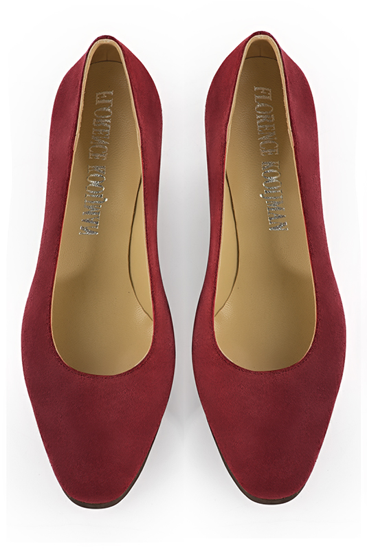 Burgundy red women's dress pumps, with a round neckline. Round toe. Medium wedge heels. Top view - Florence KOOIJMAN